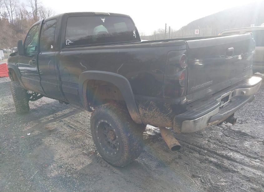 Photo 3 of 2002 Chevrolet Silverado 2500HD LS (VIN 1GCHK29UX2E258367)