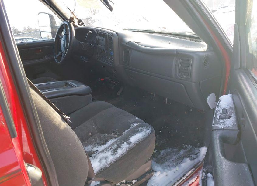 Photo 5 of 2004 Chevrolet Silverado 2500HD LS (VIN 1GCHK29UX4E354518)