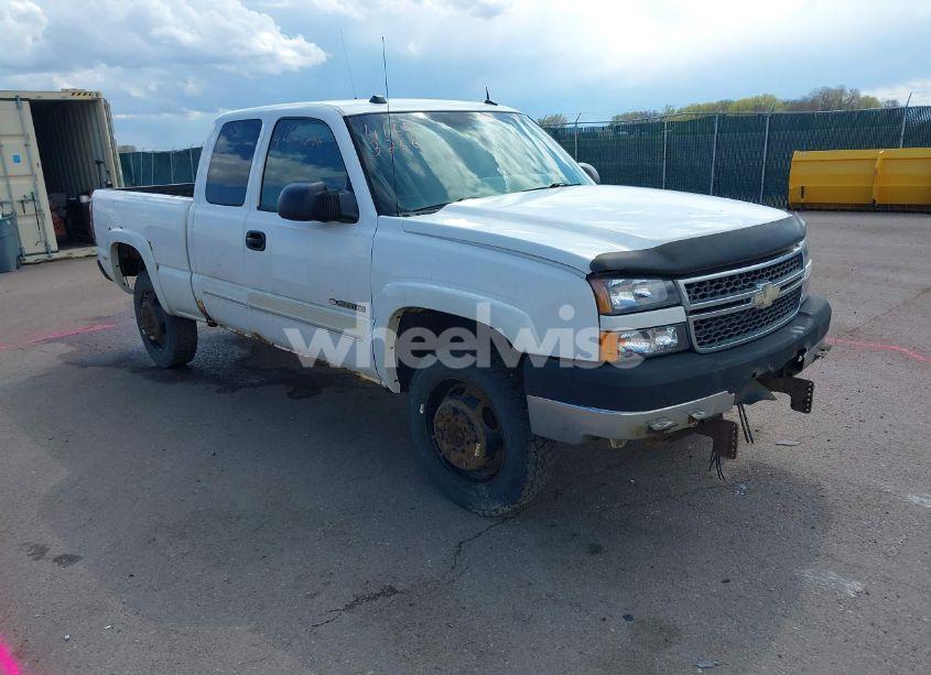 2005 Chevrolet Silverado 2500HD LT (VIN 1GCHK29UX5E179785) main photo