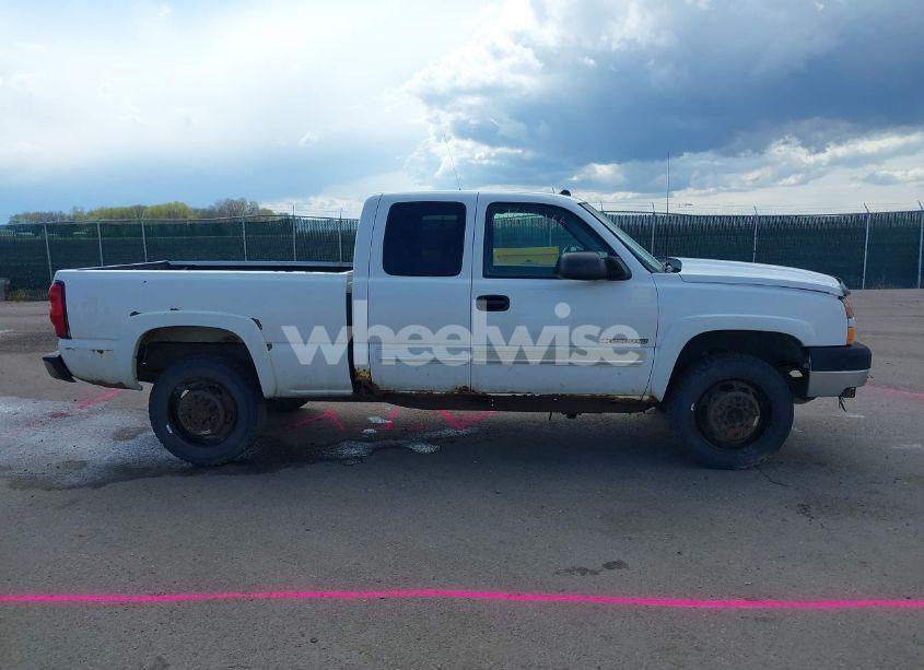 Photo 12 of 2005 Chevrolet Silverado 2500HD LT (VIN 1GCHK29UX5E179785)