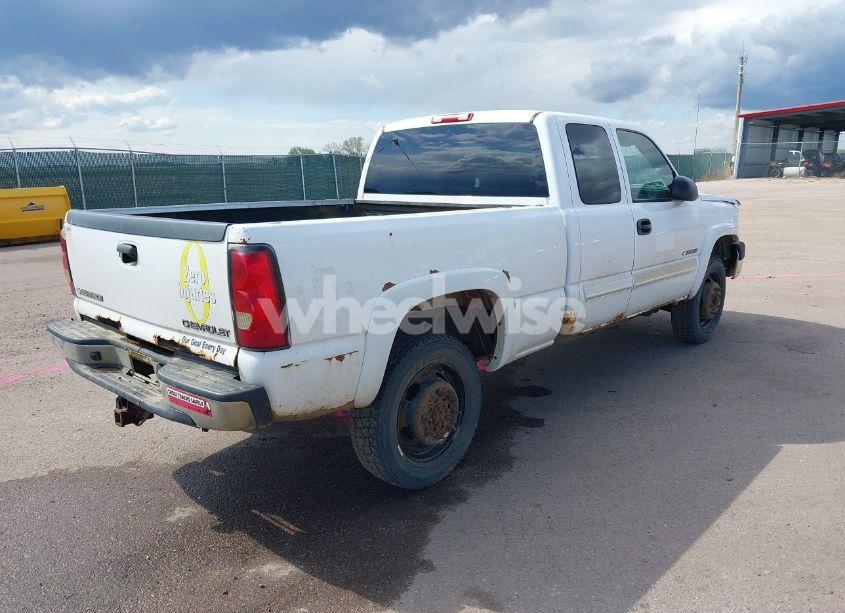 Photo 4 of 2005 Chevrolet Silverado 2500HD LT (VIN 1GCHK29UX5E179785)