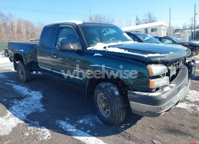 2005 Chevrolet Silverado 2500HD LS (VIN 1GCHK29UX5E194951) main photo