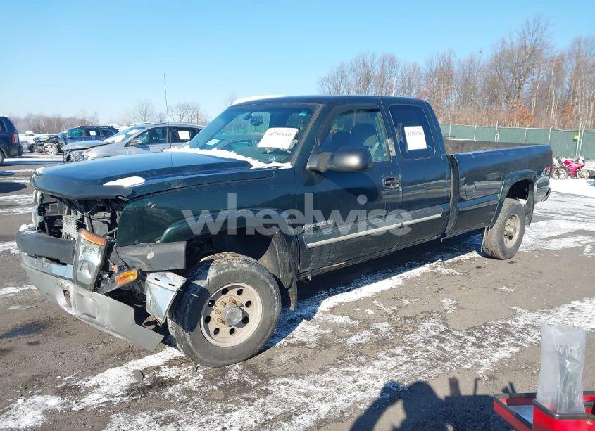 Photo 2 of 2005 Chevrolet Silverado 2500HD LS (VIN 1GCHK29UX5E194951)