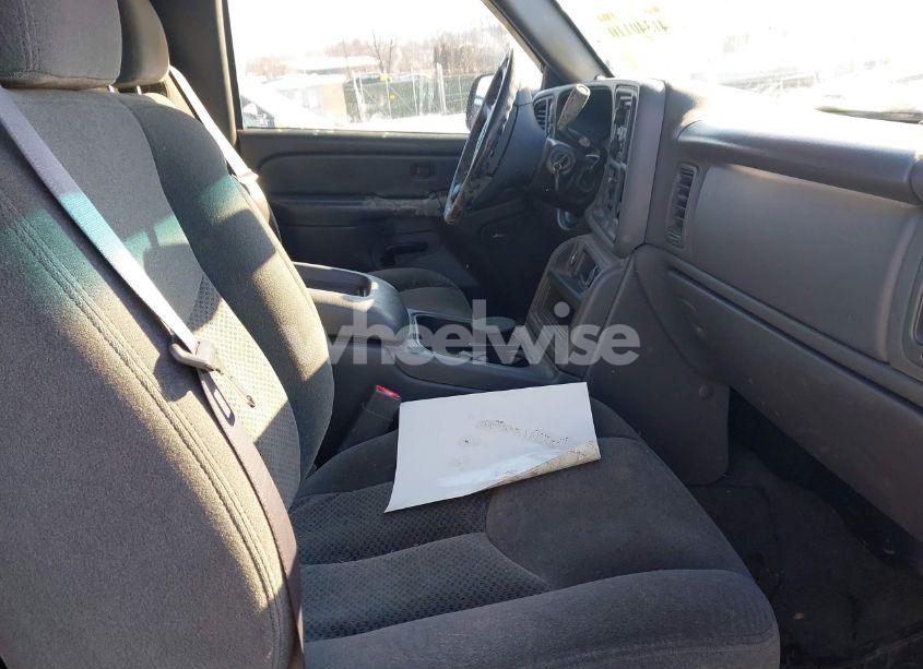 Photo 5 of 2005 Chevrolet Silverado 2500HD LS (VIN 1GCHK29UX5E194951)