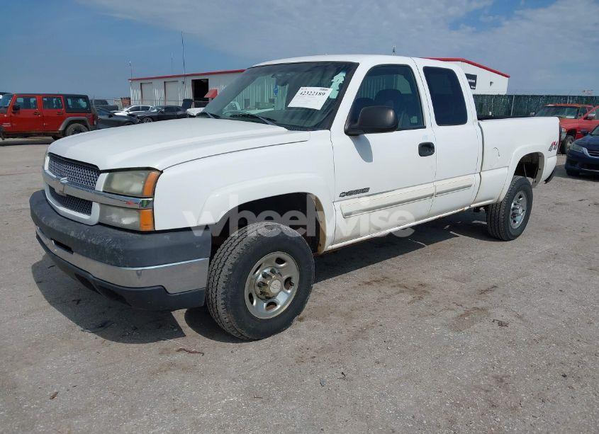 Photo 2 of 2006 Chevrolet Silverado 2500HD LT1 (VIN 1GCHK29UX6E262621)