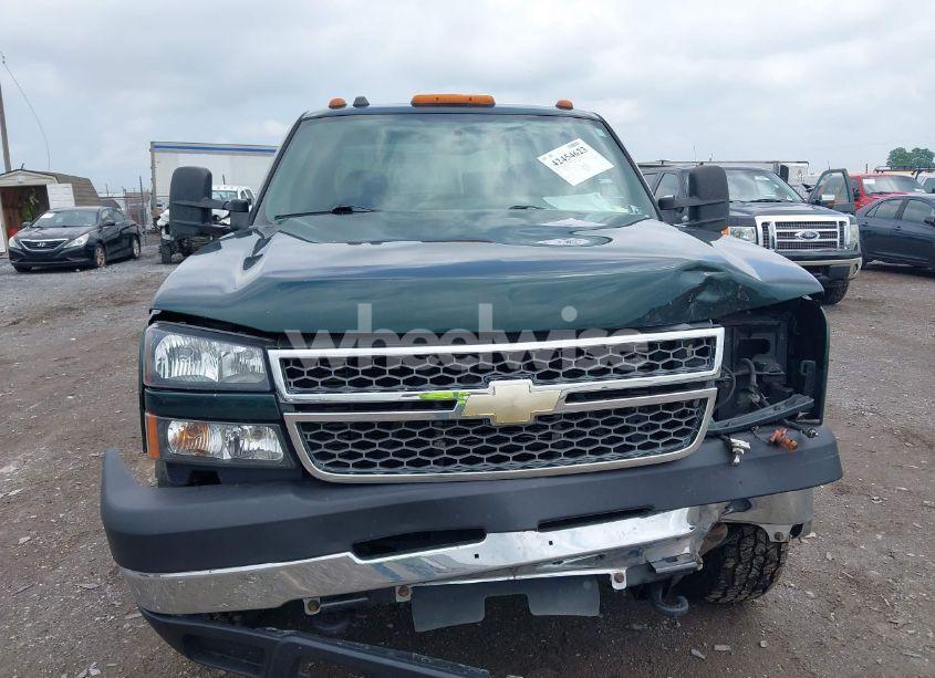 Photo 12 of 2005 Chevrolet Silverado 3500 LS (VIN 1GCHK33255F889197)