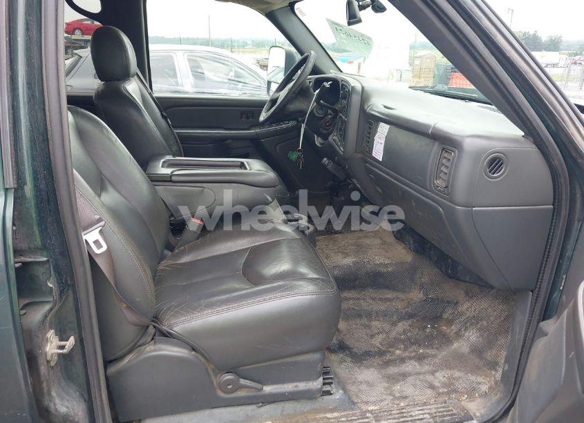 Photo 5 of 2005 Chevrolet Silverado 3500 LS (VIN 1GCHK33255F889197)