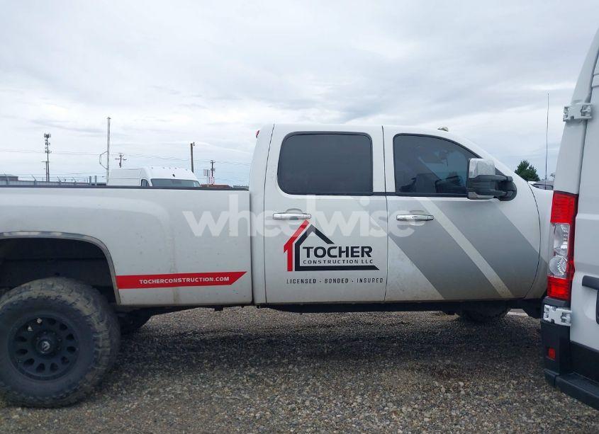 Photo 13 of 2008 Chevrolet Silverado 3500HD LT1/LT2/LTZ/WORK TRUCK (VIN 1GCHK33628F100592)