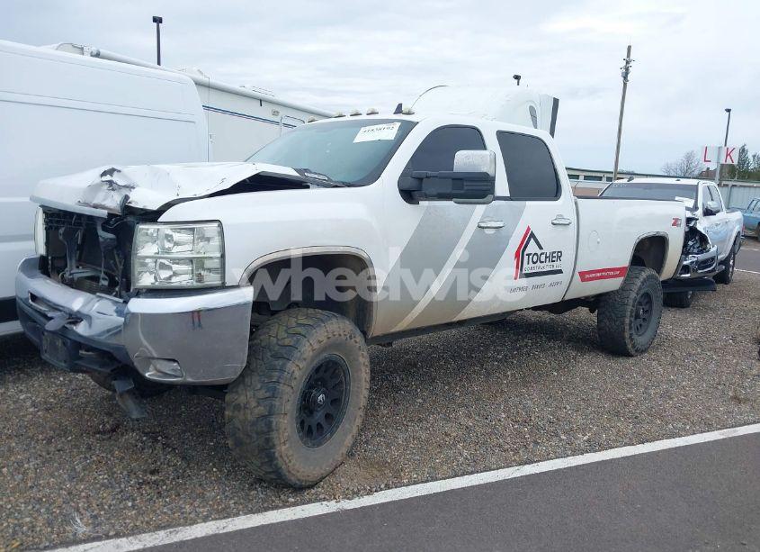 Photo 2 of 2008 Chevrolet Silverado 3500HD LT1/LT2/LTZ/WORK TRUCK (VIN 1GCHK33628F100592)