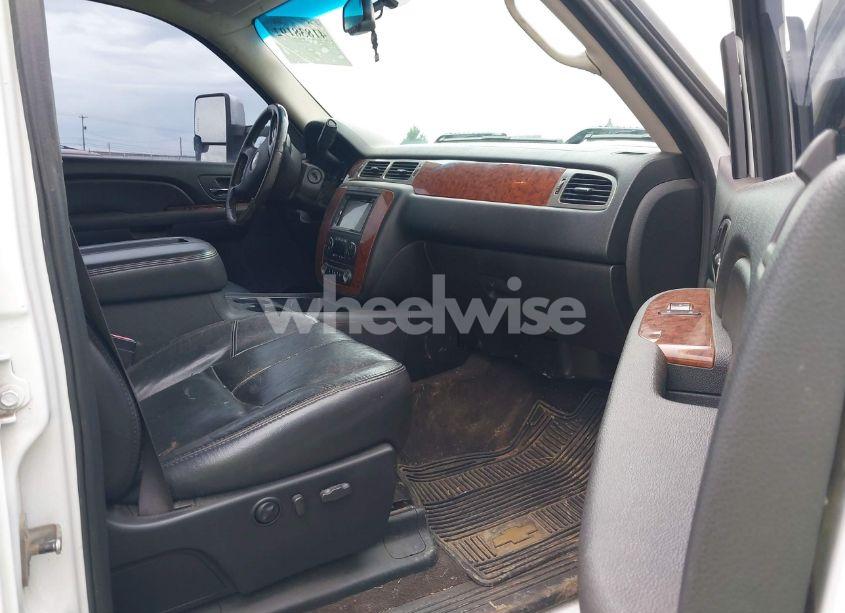 Photo 5 of 2008 Chevrolet Silverado 3500HD LT1/LT2/LTZ/WORK TRUCK (VIN 1GCHK33628F100592)