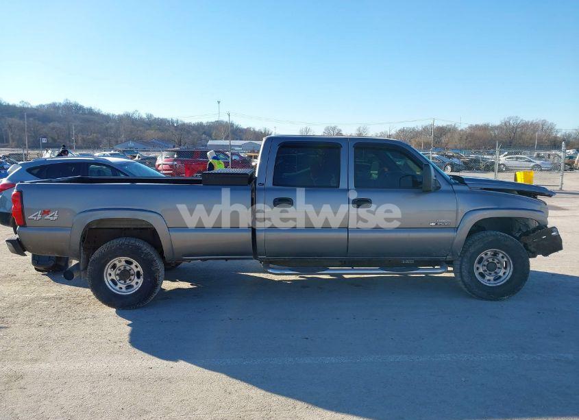 Photo 14 of 2006 Chevrolet Silverado 3500 LT1 (VIN 1GCHK33DX6F235816)