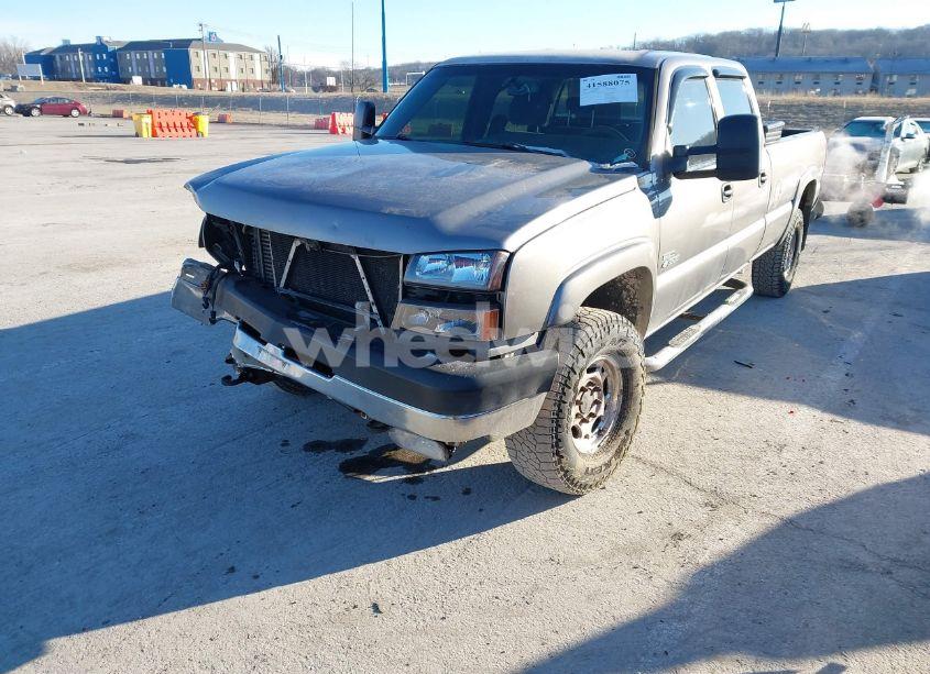 Photo 2 of 2006 Chevrolet Silverado 3500 LT1 (VIN 1GCHK33DX6F235816)