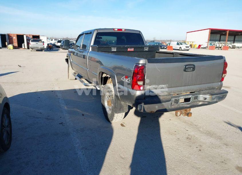 Photo 3 of 2006 Chevrolet Silverado 3500 LT1 (VIN 1GCHK33DX6F235816)