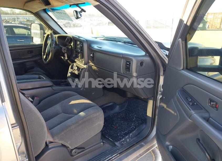 Photo 5 of 2006 Chevrolet Silverado 3500 LT1 (VIN 1GCHK33DX6F235816)