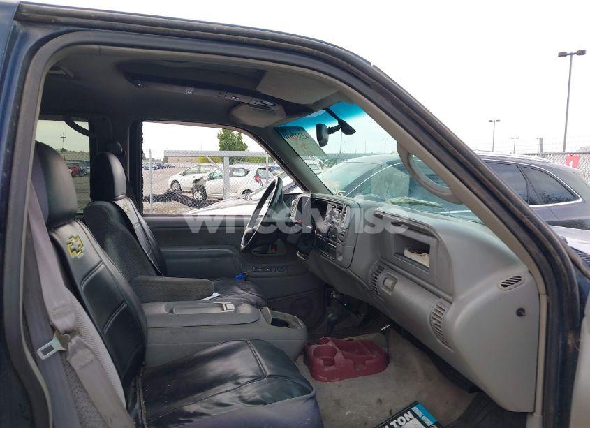 Photo 5 of 2000 Chevrolet K3500 (VIN 1GCHK33J1YF419504)