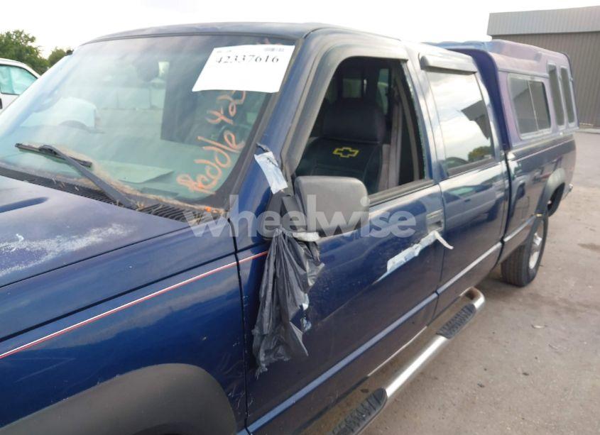 Photo 6 of 2000 Chevrolet K3500 (VIN 1GCHK33J1YF419504)