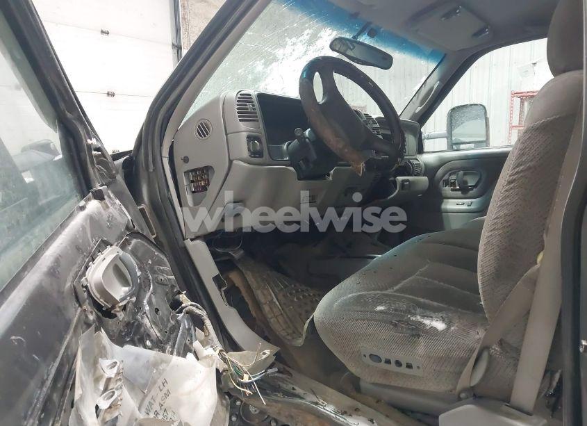 Photo 5 of 2000 Chevrolet K3500 (VIN 1GCHK33J1YF421544)