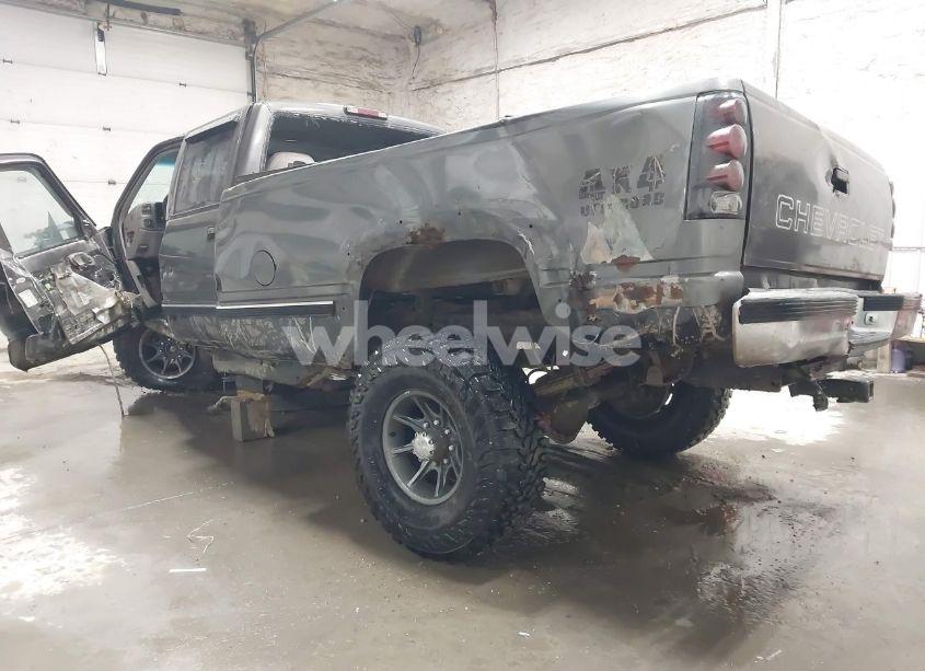 Photo 6 of 2000 Chevrolet K3500 (VIN 1GCHK33J1YF421544)