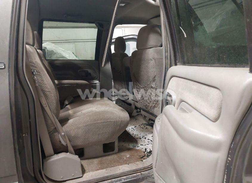 Photo 8 of 2000 Chevrolet K3500 (VIN 1GCHK33J1YF421544)