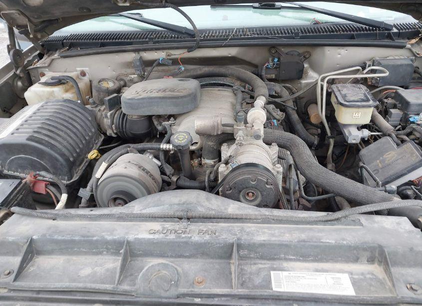 Photo 10 of 2000 Chevrolet K3500 (VIN 1GCHK33J4YF415950)