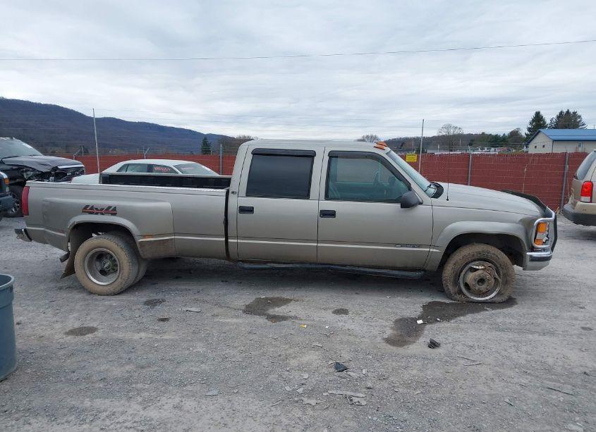 Photo 13 of 2000 Chevrolet K3500 (VIN 1GCHK33J4YF415950)