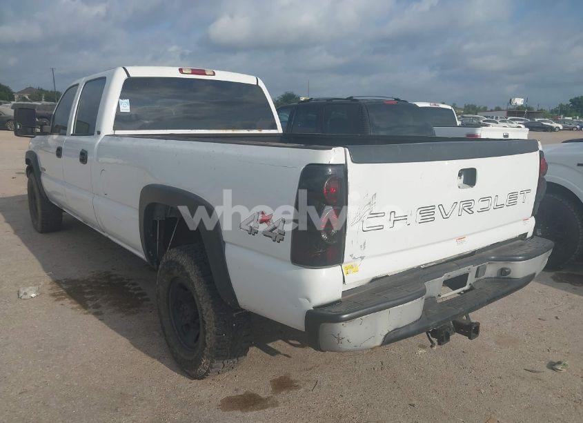 Photo 3 of 2004 Chevrolet Silverado 3500 WORK TRUCK (VIN 1GCHK33UX4F176473)