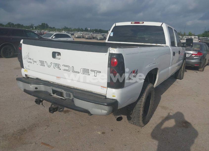 Photo 4 of 2004 Chevrolet Silverado 3500 WORK TRUCK (VIN 1GCHK33UX4F176473)