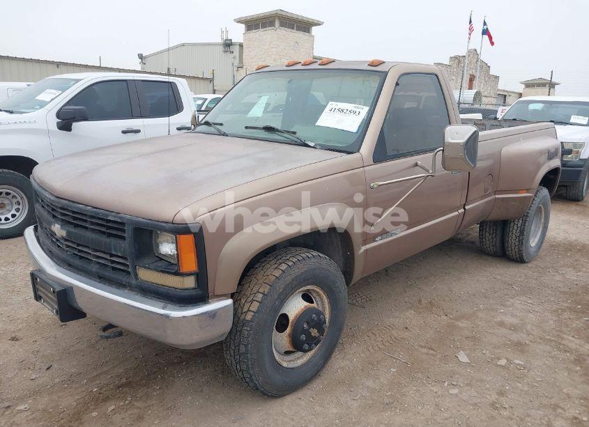 Photo 2 of 1994 Chevrolet Gmt-400 K3500 (VIN 1GCHK34N1RE291225)