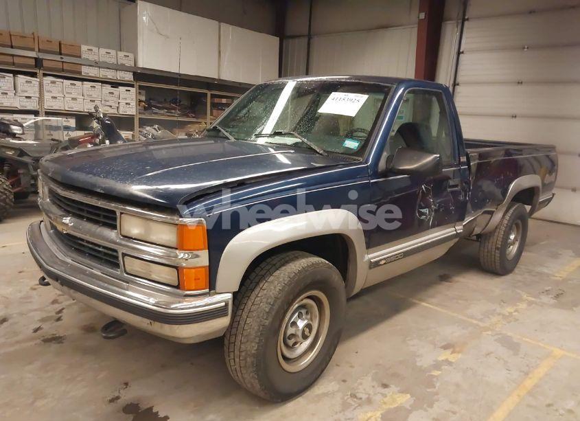 Photo 2 of 1996 Chevrolet Gmt-400 K3500 (VIN 1GCHK34RXTZ198772)