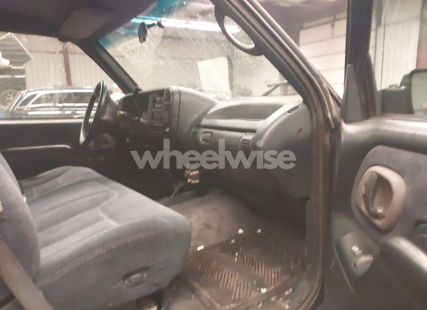 Photo 5 of 1996 Chevrolet Gmt-400 K3500 (VIN 1GCHK34RXTZ198772)