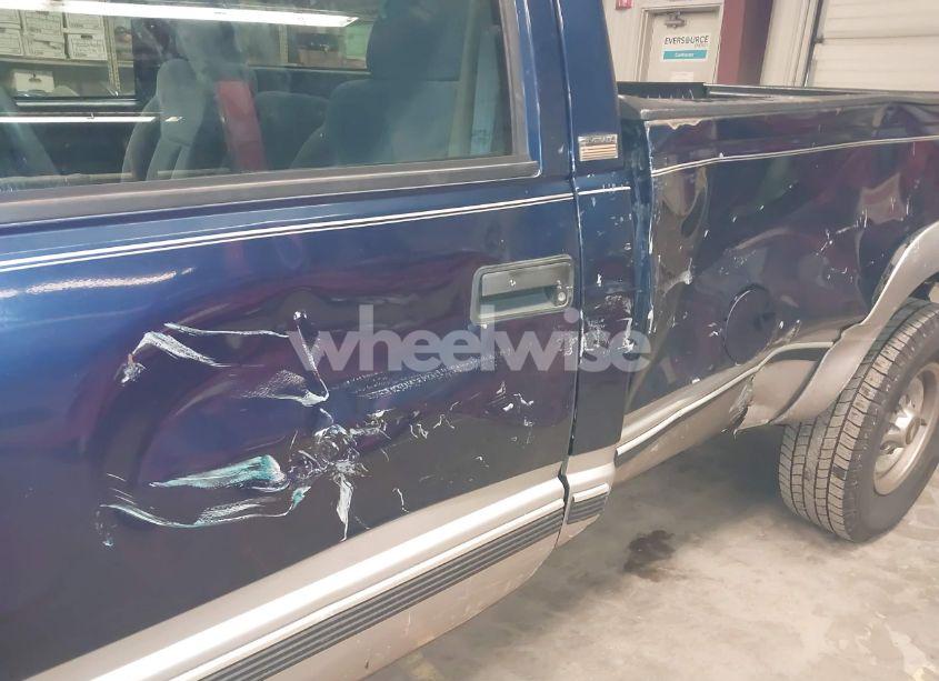 Photo 6 of 1996 Chevrolet Gmt-400 K3500 (VIN 1GCHK34RXTZ198772)