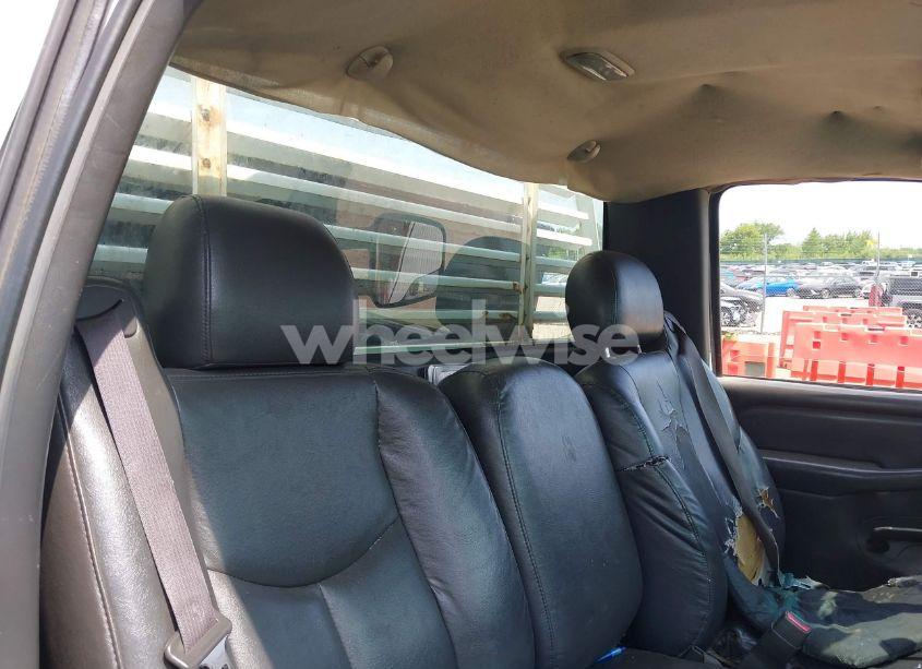 Photo 8 of 2006 Chevrolet Silverado 3500 WORK TRUCK (VIN 1GCHK34U36E213547)