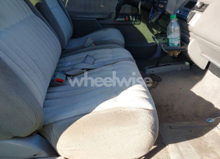 Photo 5 of 1993 Chevrolet Gmt-400 K3500 (VIN 1GCHK39F0PE237378)