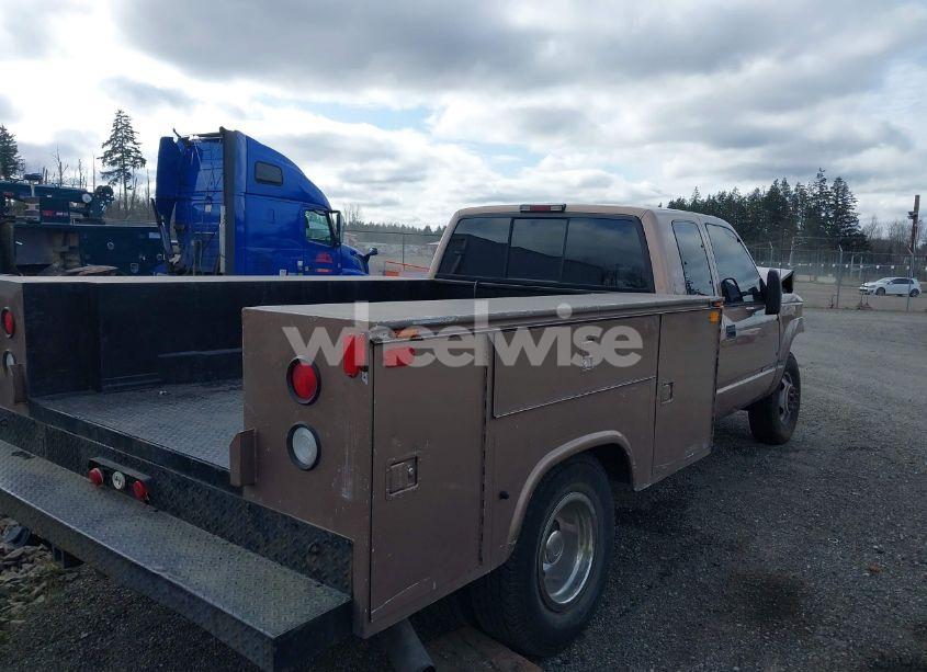 Photo 4 of 1996 Chevrolet Gmt-400 (VIN 1GCHK39F3TE110649)