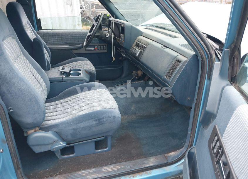 Photo 5 of 1993 Chevrolet Gmt-400 K3500 (VIN 1GCHK39F8PE238259)