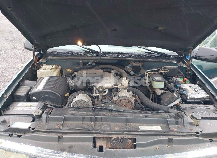 Photo 10 of 2000 Chevrolet K3500 (VIN 1GCHK39J3YF507509)