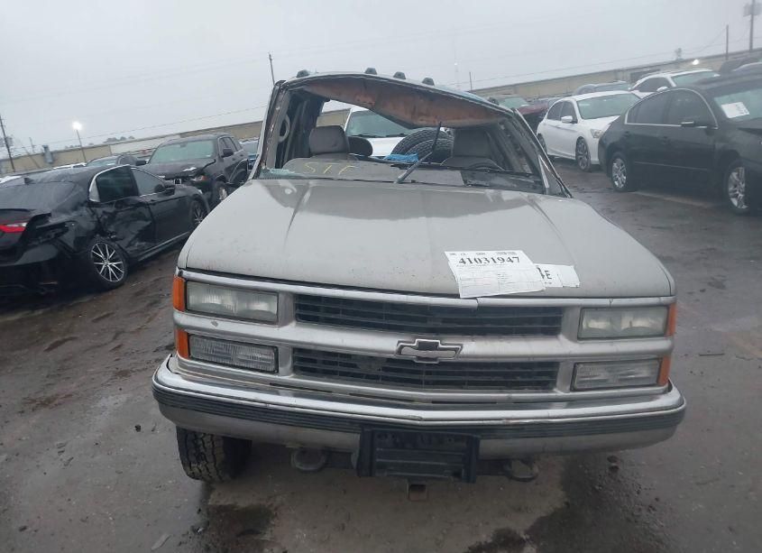 Photo 13 of 1998 Chevrolet C3500 (VIN 1GCHK39J6WF072661)