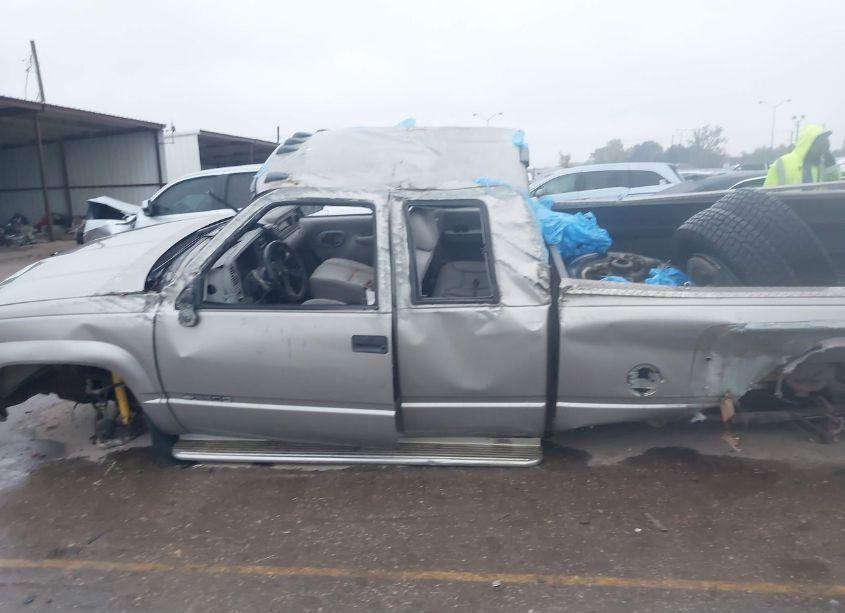 Photo 15 of 1998 Chevrolet C3500 (VIN 1GCHK39J6WF072661)