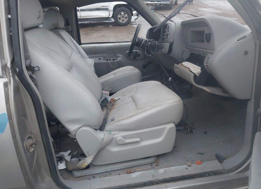 Photo 5 of 1998 Chevrolet C3500 (VIN 1GCHK39J6WF072661)