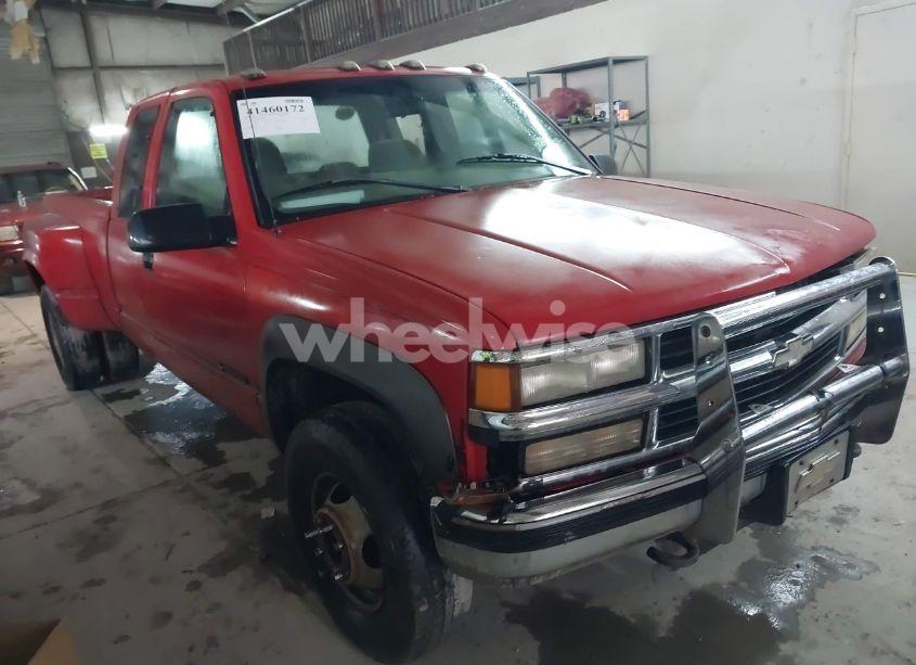1998 Chevrolet C3500 (VIN 1GCHK39J8WF056400) main photo