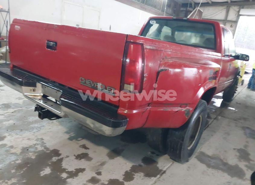 Photo 4 of 1998 Chevrolet C3500 (VIN 1GCHK39J8WF056400)