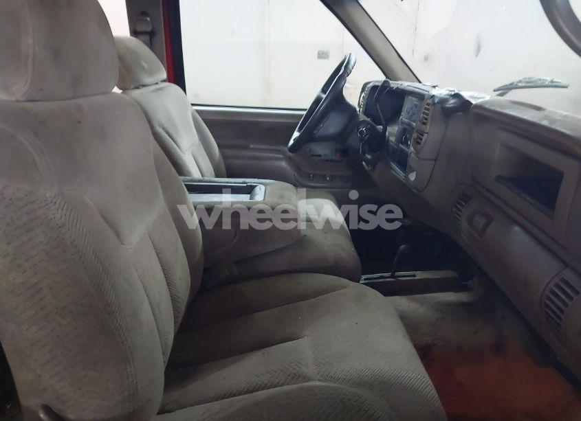 Photo 5 of 1998 Chevrolet C3500 (VIN 1GCHK39J8WF056400)