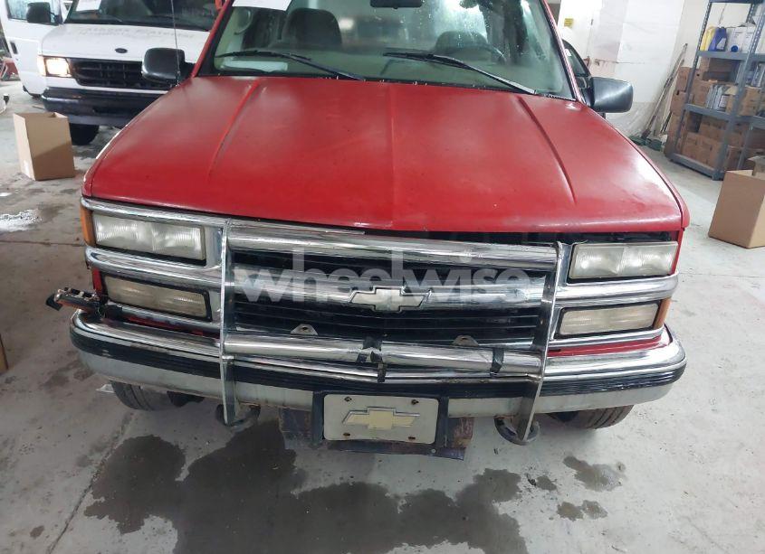 Photo 6 of 1998 Chevrolet C3500 (VIN 1GCHK39J8WF056400)