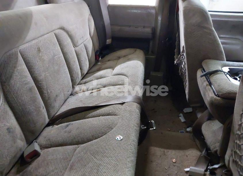 Photo 8 of 1998 Chevrolet C3500 (VIN 1GCHK39J8WF056400)