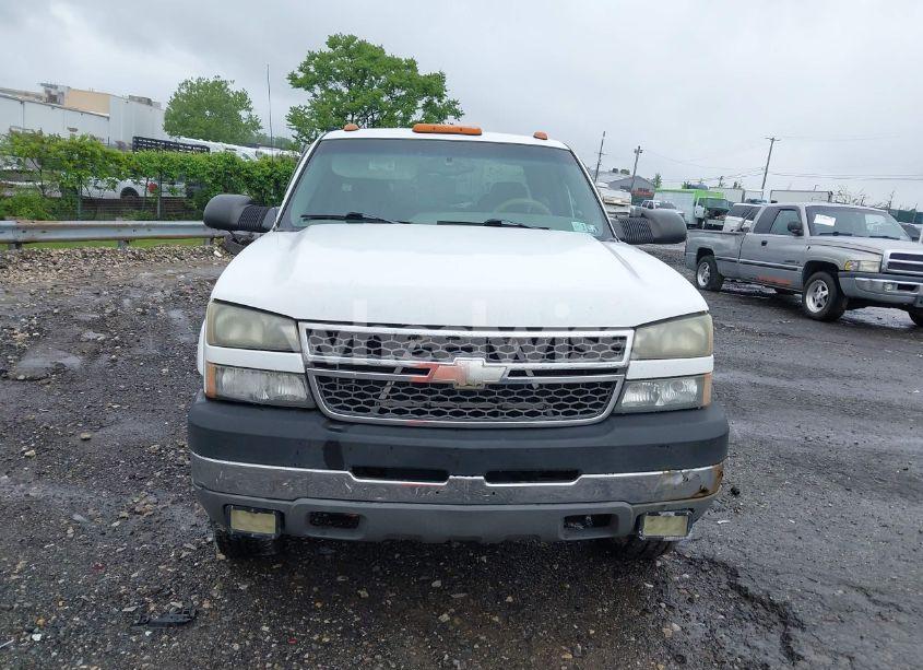 Photo 12 of 2005 Chevrolet Silverado 3500 LS (VIN 1GCHK39U75E196856)