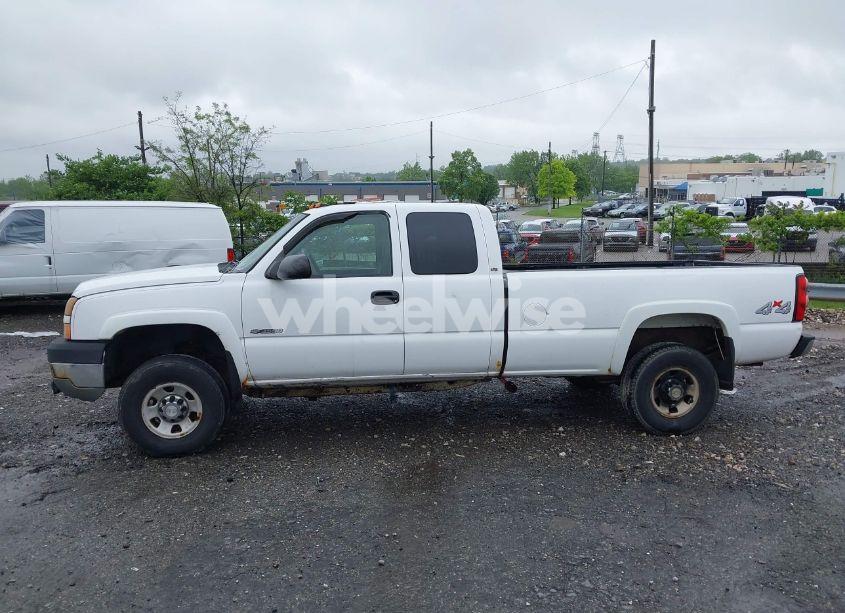 Photo 14 of 2005 Chevrolet Silverado 3500 LS (VIN 1GCHK39U75E196856)