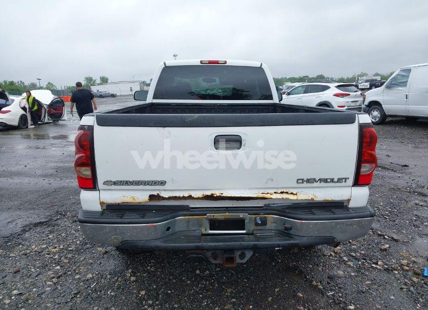 Photo 16 of 2005 Chevrolet Silverado 3500 LS (VIN 1GCHK39U75E196856)