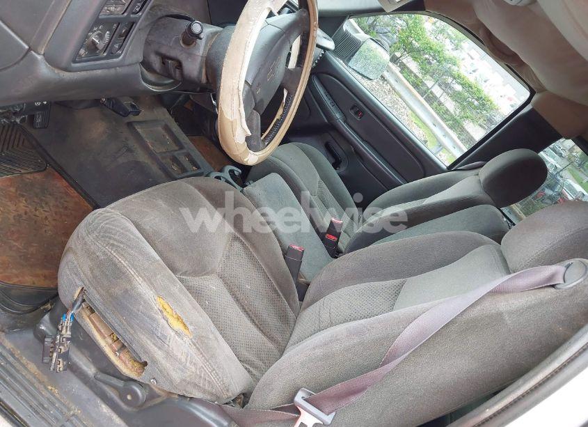 Photo 18 of 2005 Chevrolet Silverado 3500 LS (VIN 1GCHK39U75E196856)