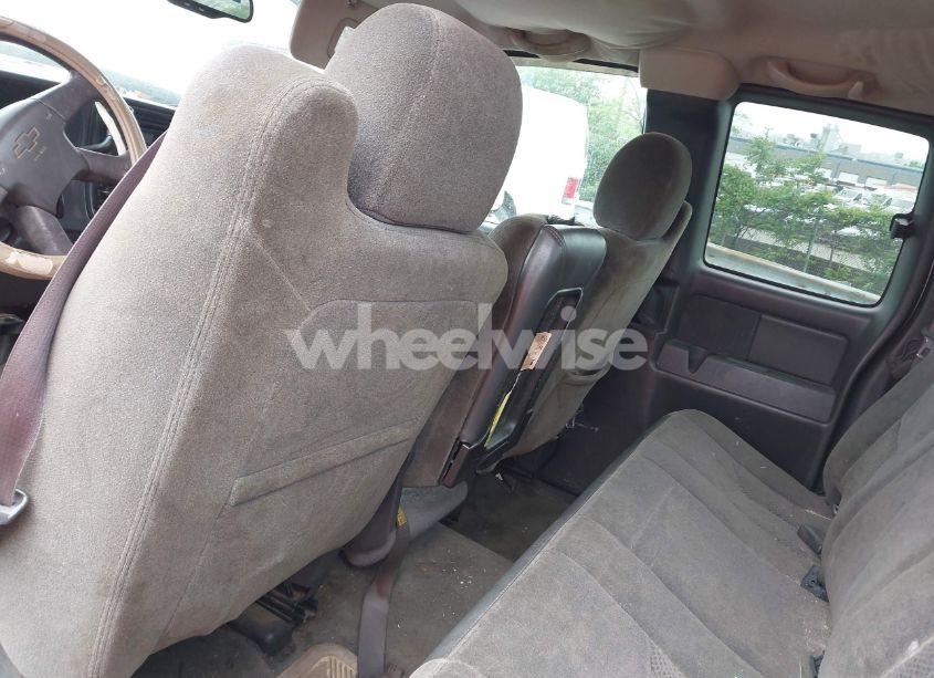 Photo 19 of 2005 Chevrolet Silverado 3500 LS (VIN 1GCHK39U75E196856)