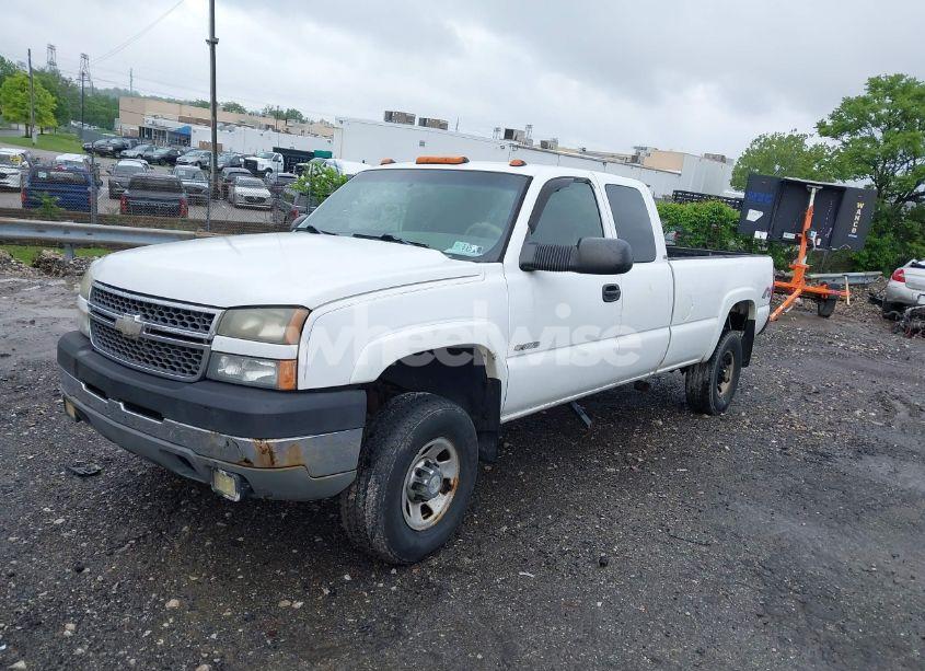 Photo 2 of 2005 Chevrolet Silverado 3500 LS (VIN 1GCHK39U75E196856)